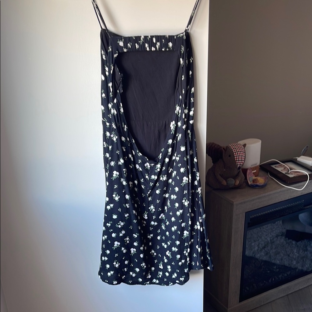 💙BOGO💙 Garage Floral Open Back Dress - Picture 2 of 3